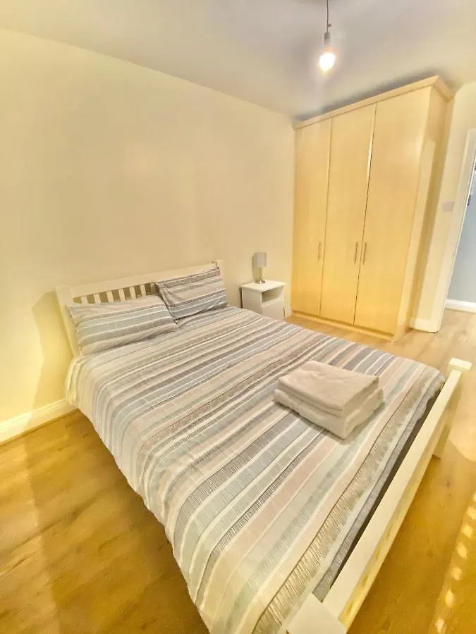 Lovely 2 Bedroom Apartment In Dublin City 0*,