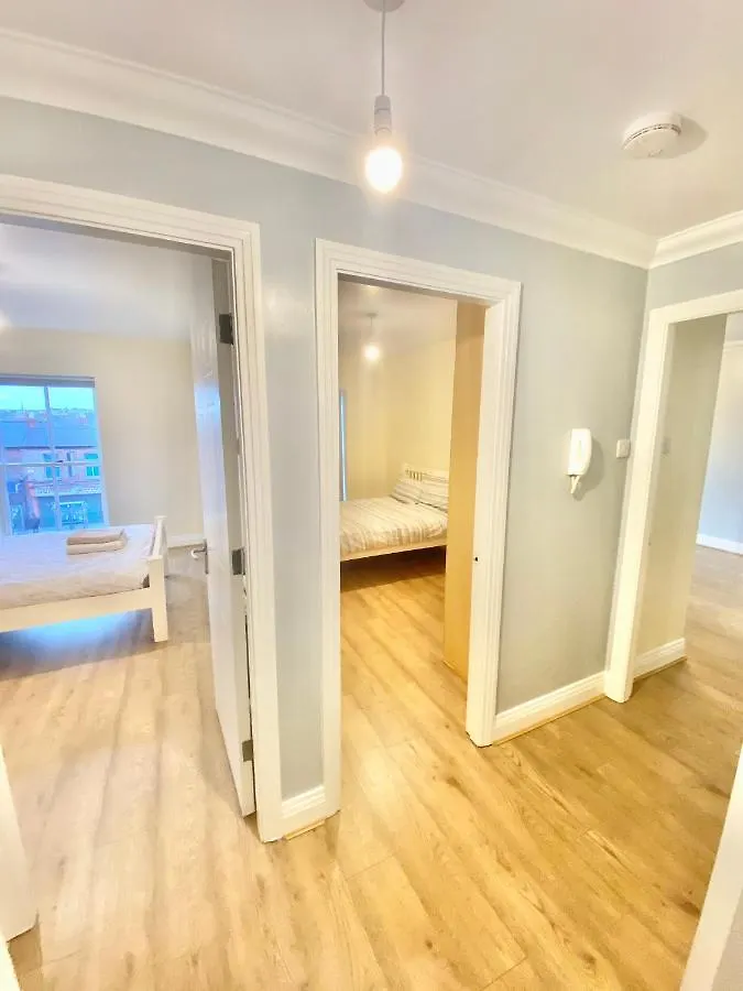Lovely 2 Bedroom Apartment In Dublin City Ireland